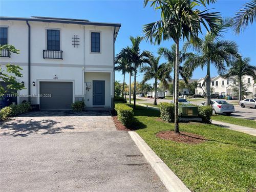 689 Sw 11th St, Florida City, FL, 33034-4889 | Card Image