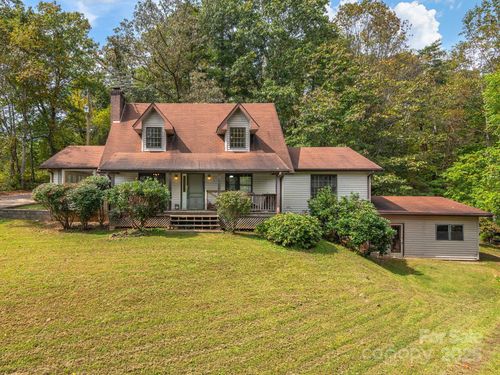 19 Bakers Acres Ln, Leicester, NC, 28748-8820 | Card Image