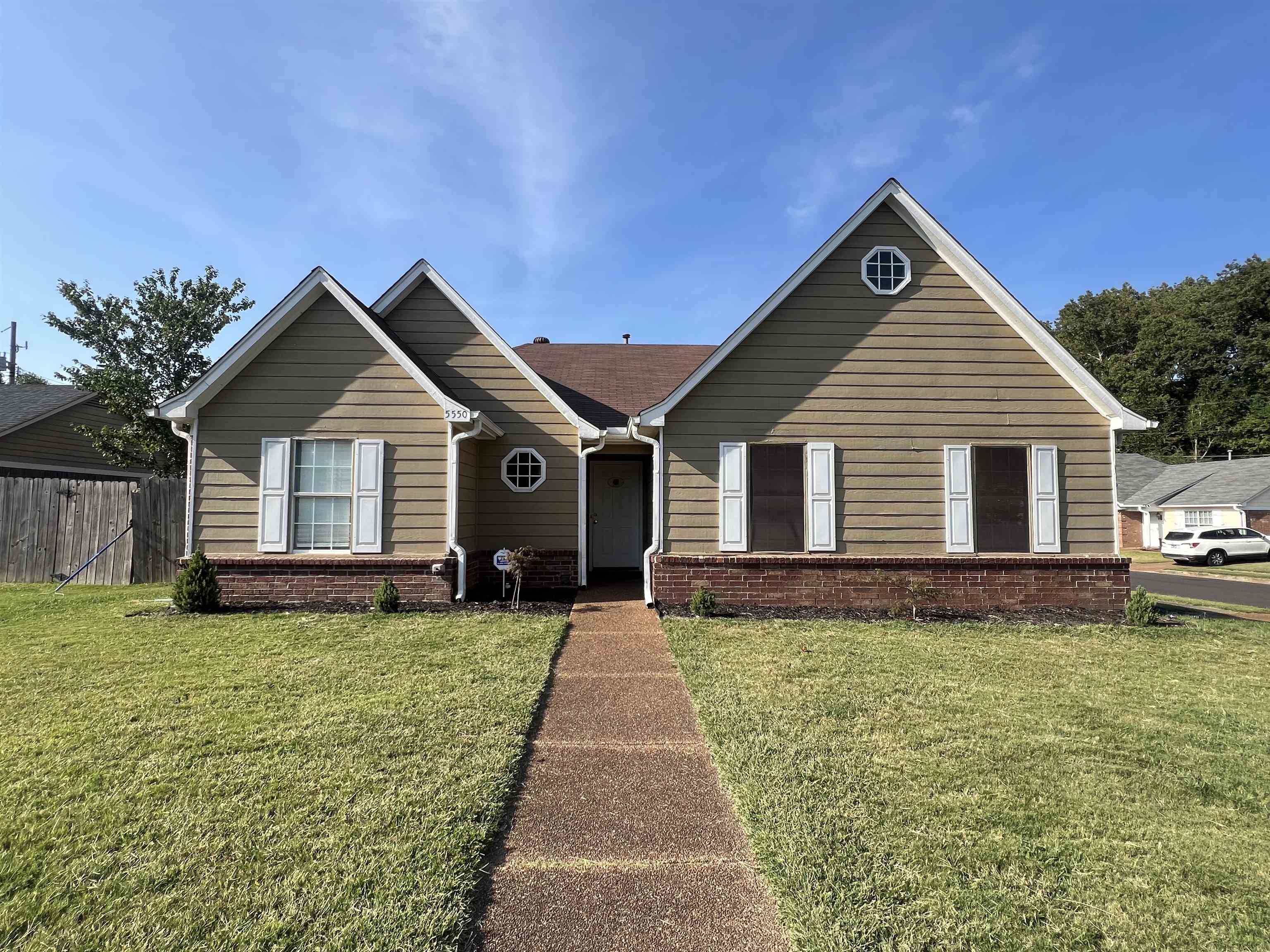 Lacey Cv, Memphis, TN 38135