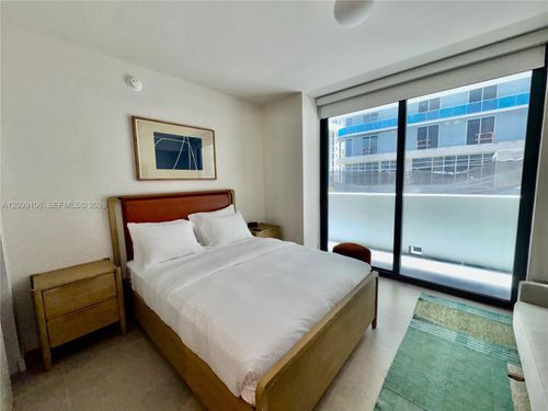 208-11 Ne 6th St, Miami, FL, 33132 | Card Image