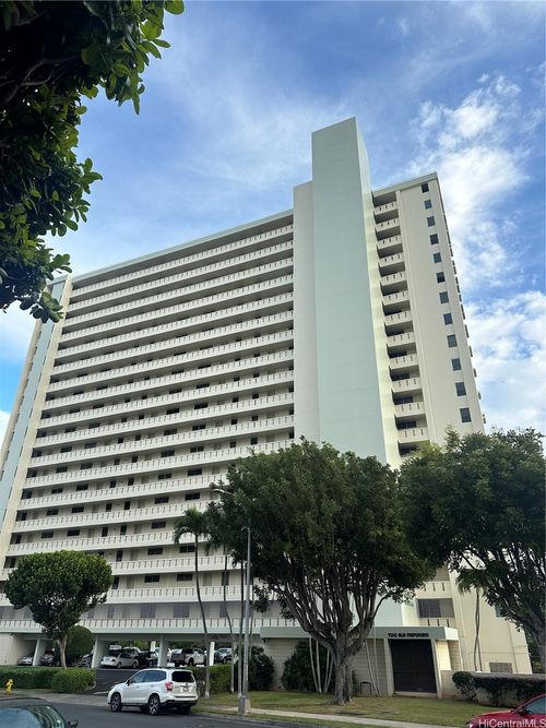 apt-1104-1160 Ala Napunani St, Honolulu, HI, 96818-1610 | Card Image