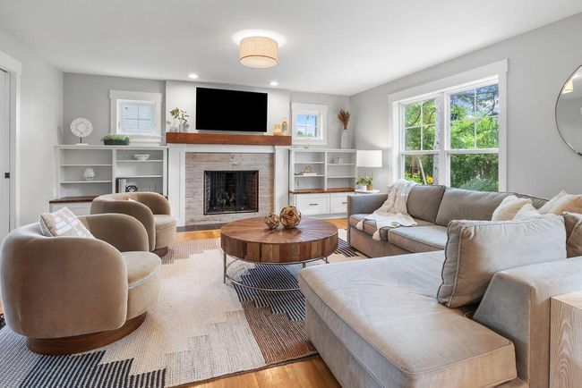 474 Park Court, House other with 4 bedrooms, 3 bathrooms and null parking in Hartland WI | Image 5