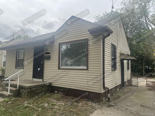 7273 Chatham, Redford, MI, 48239-1056 | Card Image