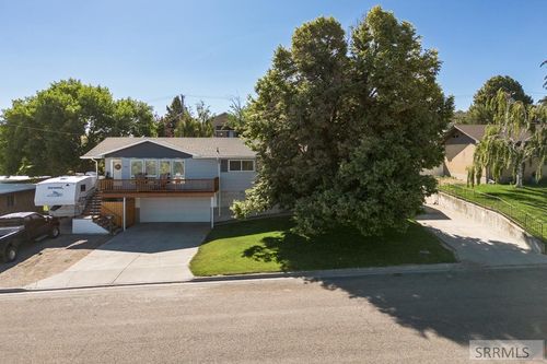 609 Calder Ave, American Falls, ID, 83211-1353 | Card Image
