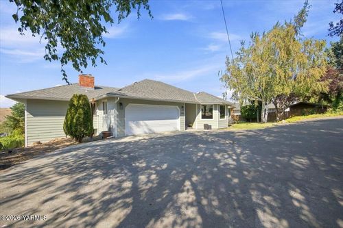 1104 Fellows Dr, Yakima, WA, 98908-2204 | Card Image