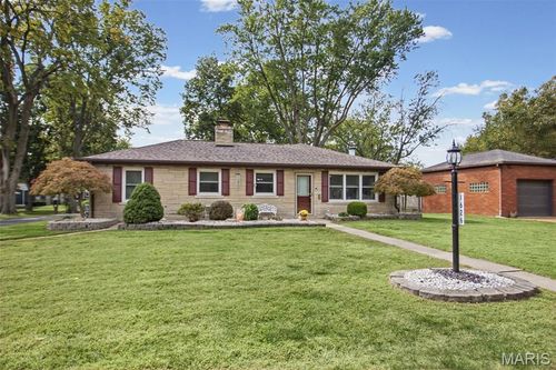 1626 Main St, Highland, IL, 62249-1706 | Card Image