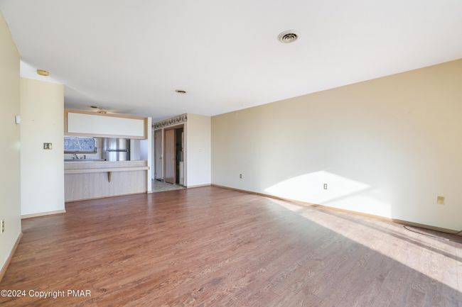 livingroom | Image 11