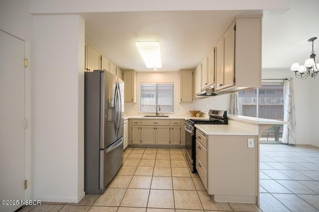 Kitchen (1) | Image 11