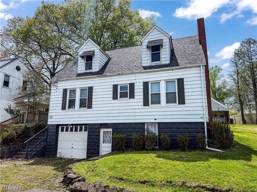 742 E Market St, Cadiz, OH, 43907-1326 | Card Image