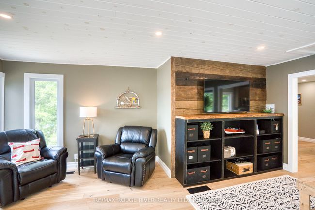 1039 W Cottage Dr, House other with 4 bedrooms, 2 bathrooms and 8 parking in Ompah ON | Image 19