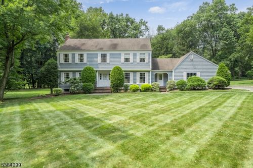 8 Long Branch Way, West Orange, NJ, 07052-4909 | Card Image