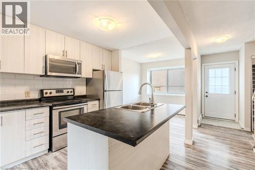 26-293 Fairway Rd N, Kitchener, ON, N2A2P1 | Card Image