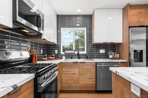 3933 Willamette Ave, San Diego, CA, 92117-3856 | Card Image