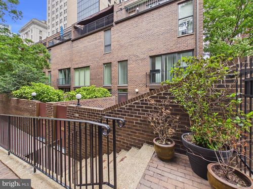 1-239 Chestnut St, PHILADELPHIA, PA, 19106-2858 | Card Image