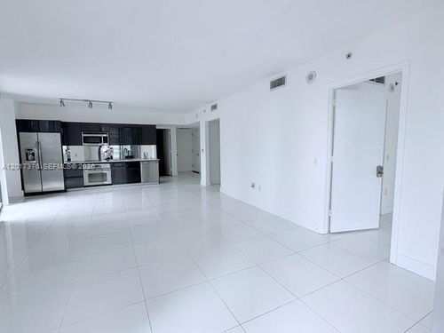2001-31 Se 6th St, Miami, FL, 33131-3173 | Card Image