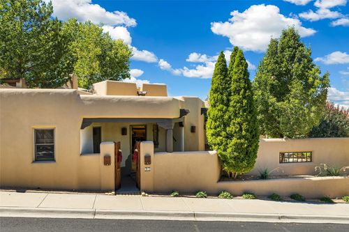 23 Centaurus Ranch Rd, Santa Fe, NM, 87507-7912 | Card Image