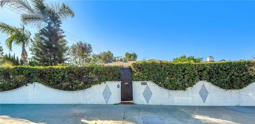 6119 Tampa, Tarzana, CA, 91335 | Card Image