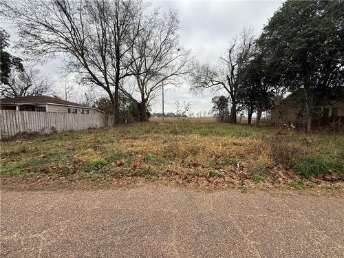 711 Patton St, Bunkie, LA, 71322-2371 | Card Image