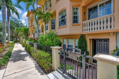 11796 Valencia Gardens Avenue, Townhouse with 3 bedrooms, 3 bathrooms and null parking in Palm Beach Gardens FL | Image 1