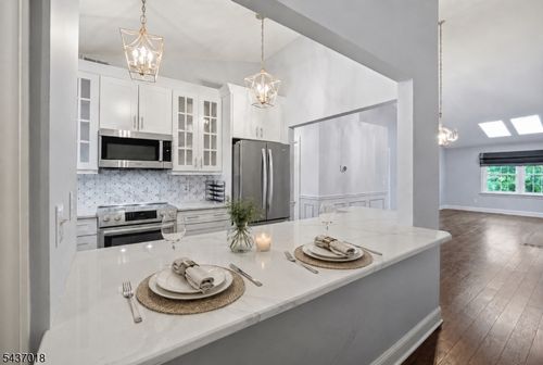 130 Smithfield Ct, Basking Ridge, NJ, 07920-2788 | Card Image