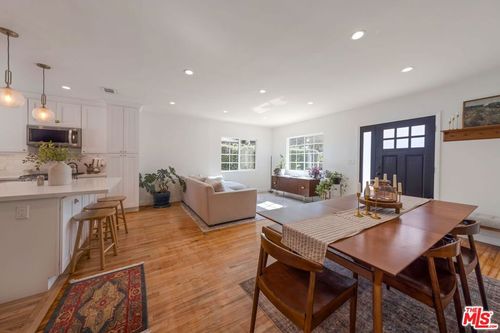 14333 Tiara St, Van Nuys, CA, 91401-3314 | Card Image