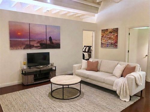 410-312 W 5th St, Los Angeles, CA, 90013-1012 | Card Image