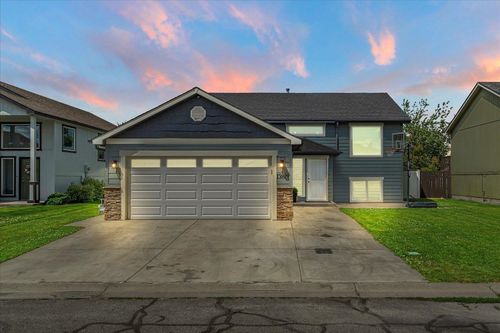 17609 E 2nd Ln, Spokane Valley, WA, 99016-8596 | Card Image