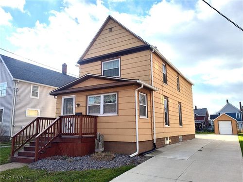 975 Broad St, Conneaut, OH, 44030-1555 | Card Image