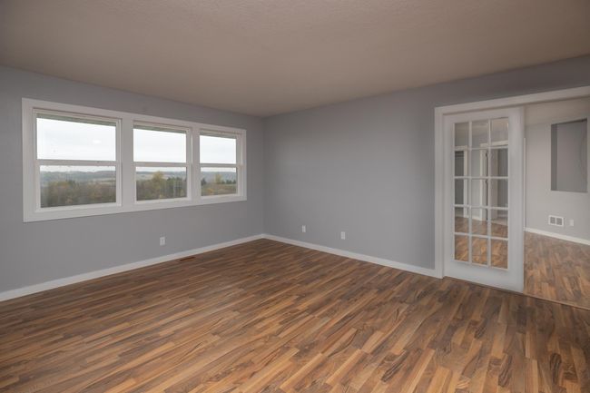 Family Room Empty | Image 39