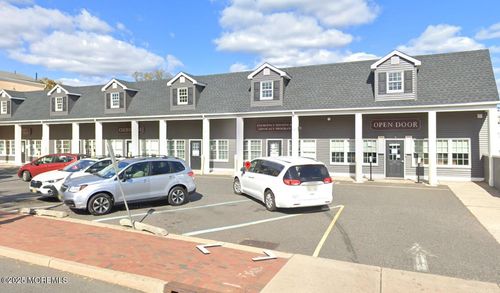 39 Throckmorton St, Freehold, NJ, 07728-1946 | Card Image