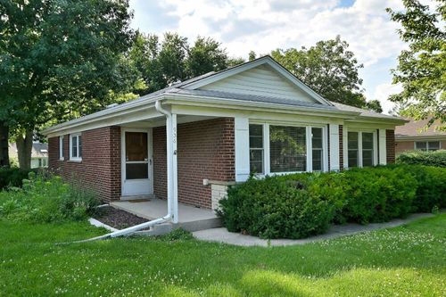 936 S Monroe St, Hinsdale, IL, 60521-4324 | Card Image