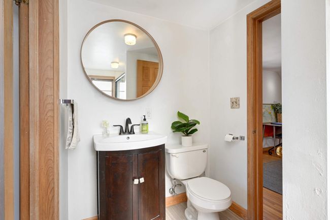The full bath is located on the 2nd floor beyond the sitting room. | Image 25