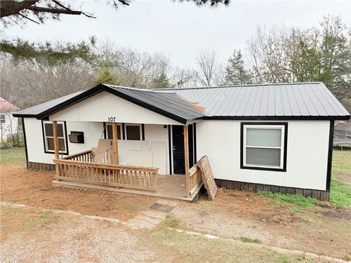 107 Dotson St, Huntsville, AR, 72740-9152 | Card Image