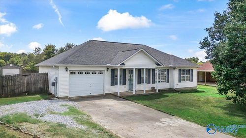 136 Sophia Dr, Toney, AL, 35773-7149 | Card Image