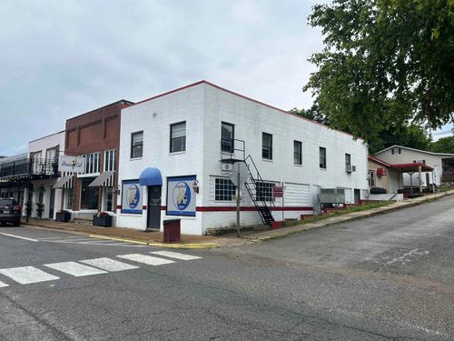 132 E Main St, Hardy, AR, 72542-9018 | Card Image