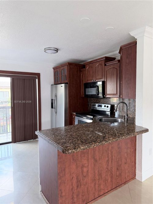 apt-413-5460 W 21st Ct, Hialeah, FL, 33016-2092 | Card Image