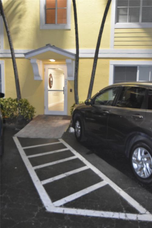 140-150 Ne 15th Ave, Fort Lauderdale, FL, 33301-1758 | Card Image