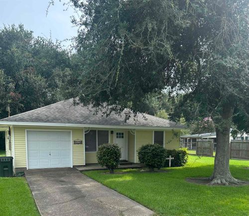4575 Lee Ave, Groves, TX, 77619-6509 | Card Image