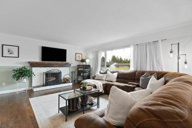 11934 212 Street, House other with 3 bedrooms, 2 bathrooms and 6 parking in Maple Ridge BC | Image 13