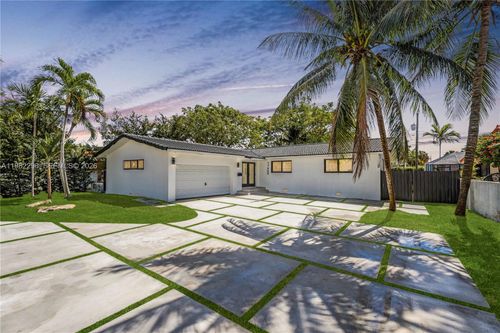 11660 Canal Dr, North Miami, FL, 33181-3219 | Card Image