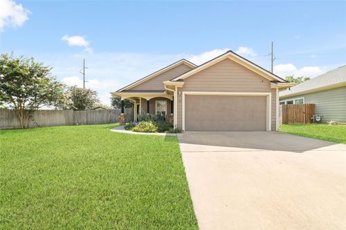 310 Regal Ct, Bellville, TX, 77418-2641 | Card Image