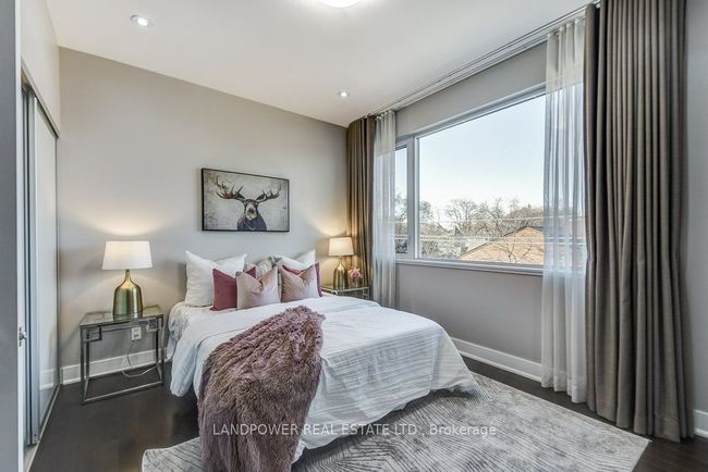 991 Dundas St E, House attached with 3 bedrooms, 3 bathrooms and 1 parking in Toronto ON | Image 27