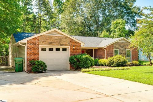 7 Clearfield Rd, Greenville, SC, 29607-5603 | Card Image
