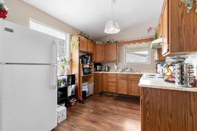 11 Selkirk Boulevard, Home with 4 bedrooms, 2 bathrooms and 4 parking in Red Deer AB | Image 9