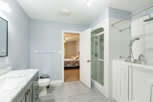 4369 Sixth St, House other with 4 bedrooms, 2 bathrooms and 2 parking in Petrolia ON | Image 12