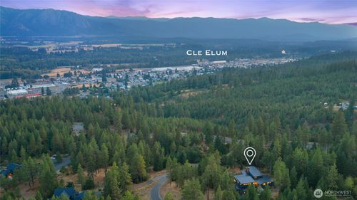 422 Forest Ridge Dr, Cle Elum, WA, 98922-6110 | Card Image