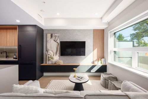 135 W 41st Ave, Vancouver, BC, V5Y | Card Image