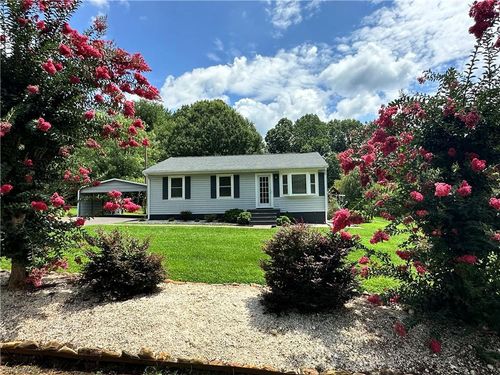 205 Fowler Cir, Dobson, NC, 27017-8543 | Card Image