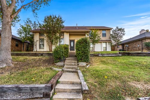 1718 Saint James Dr, Carrollton, TX, 75007-3027 | Card Image