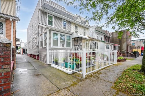 10327 109th St, South Richmond Hill, NY, 11419-1719 | Card Image